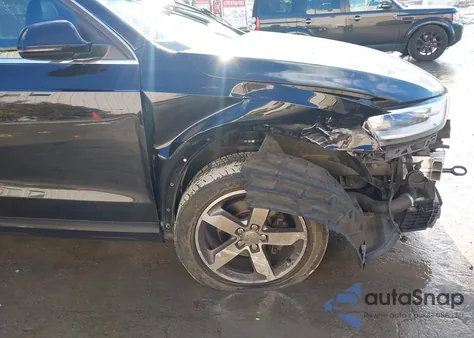 2015 Audi Q3 2.0T Premium Plus z USA, uszkodzony, nr VIN WA1GFCFS0FR006032